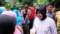 Risma Minta Warga Surabaya Waspadai Pergantian Musim