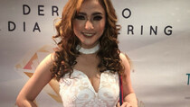 Banyak Agenda Tertunda, Duo Amel dan Pamela Beralih ke YouTube