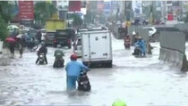 Kelapa Gading dan Sunter Terendam Banjir Hingga 60 Cm