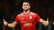 Super-Simic Bawa Persija ke Posisi Kedua