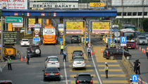 Libur Panjang, Tol Cikampek Mulai Merambat