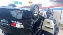 Mobil Seruduk 2 Motor di Arteri TB Simatupang, 3 Orang Terluka