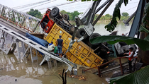 Jembatan Widang Ambruk Diduga karena Beban Terlalu Berat