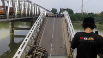 Jembatan Widang Ambruk, Arus Truk dan Kendaraan Besar Dialihkan