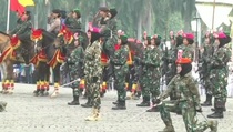 Jokowi Pimpin Apel Bersama TNI Wanita-Polwan