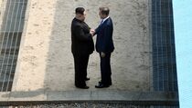 Moon pun Menjejaki Korea Utara