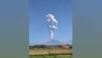 Pagi Ini, Merapi Kembali Erupsi Setinggi 6.000 M