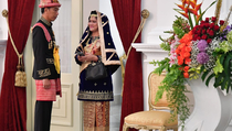 Kenakan Baju Aceh, Jokowi Pimpin Upacara Detik-detik Proklamasi