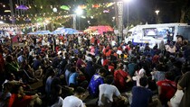 Nobar Final Bulutangkis di Halaman Istora Senayan