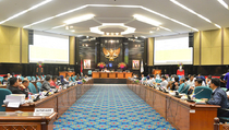Anies dan DPRD Sama-sama Tolak Teken Dokumen APBD Perubahan