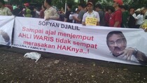 Ratusan Massa Geruduk Kementerian Agraria
