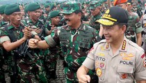 Tinjau Korban Bencana Banjir, Panglima TNI dan Kapolri Tiba di Jayapura