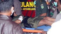 Kontak Tembak dengan KKSB, Anggota Brimob Tertembak