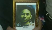 Tangis Keluarga Sambut Kedatangan Jenazah Korban Penembakan di Nduga