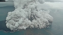 Kesaksian Warga: Dalam Sehari Anak Krakatau Erupsi Ratusan Kali