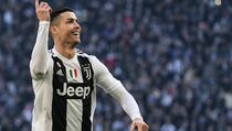 Dua Gol Ronaldo Menangkan Juventus