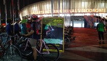 Pesepeda JNR Kagumi Jakarta International Velodrome