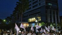 Jelang Debat, Pendukung Masing-masing Paslon Padati Area Bidakara