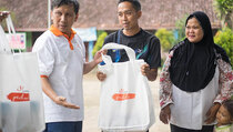 Japfa Salurkan Bantuan untuk Korban Tsunami Selat Sunda