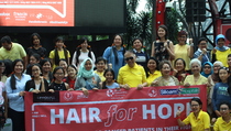 Berbagi Harapan untuk Pengidap Kanker Lewat Helaian Rambut
