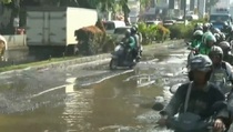 Kerusakan Jalan Kalimalang Makin Parah