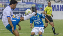 Hanya Imbang Lawan Arema, Ini Kata Pelatih Persib