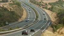 Hujan Deras, Tol Dalam Kota Arah Cawang Sempat Tergenang Air