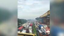 Kemacetan Parah di Tol Cikunir Akibat Truk Patah Sasis