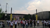 Massa Jokowi-Ma'ruf Berangsur Tinggalkan GBK