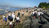 Kolaborasi International Coastal Cleanup di Bali Libatkan Siswa