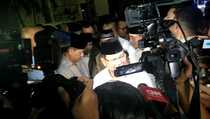 Tak Boleh Membesuk, Prabowo Tinggalkan Nasi Padang untuk Eggi