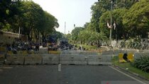 Jalan di Depan KPU Masih Ditutup Polisi