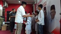 Syukuran Kemenangan Jokowi, PDIP Jabar Beri Santunan kepada Yatim Piatu