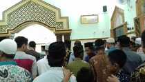 Umat Kristiani Ikuti Tradisi Halal Bihalal di Masjid Baiturrahman, Sleman