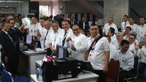 Sambangi MK, Kuasa Hukum Jokowi Serahkan Tanggapan Sengketa Pilpres