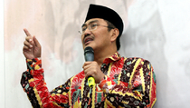 Jimly Imbau Jokowi Segera Teken UU KPK