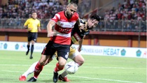 Hantam Badak Lampung, Madura United di Peringkat Ketiga
