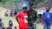 Air Mata “Pegunungan Tengah” Papua Iringi Perpisahan Satgas Yonif MR 412