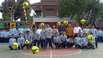 KPSN Bagikan 100 Bola, Buya Syafii Maarif Berikan Apresiasi