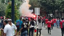 Jelang Indonesia Vs Malaysia, Oknum Suporter Nyalakan Suar