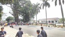 Jalan Depan Balai Kota dan Istana Bogor Diblokir Massa Unras