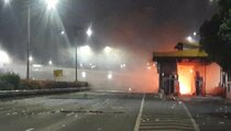 Pintu Tol di Depan Gedung DPR Diduga Dibakar