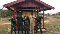 Satgas Pamtas RI-PNG Yonif 411/Pandawa Kostrad Bangun Poskamling di Perbatasan