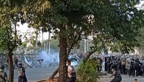 Demo DPR Ricuh, Terdengar Bunyi Ledakan Beruntun
