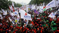 UMP Naik, Anies Siapkan Program Peningkatan Kesejahteraan Pekerja