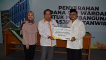 Wardah Serahkan Dana CSR untuk Pembangunan Masjid At-Tanwir
