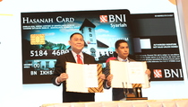 BNI Syariah Launching Kartu Platinum BNI iB Hasanah Card Desain Sawahlunto di 14th The IFSB Summit