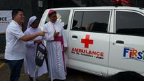 First Media Berikan Ambulans untuk RS St.Antonius Jopu, Ende, NTT