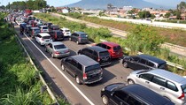 Hari Ini Polisi Berlakukan Kembali One Way di Puncak