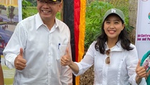 Lestarikan Alam di Aliran Sungai, Olivia Zalianty Ajak Masyarakat Tanam Pohon